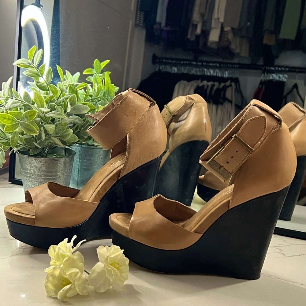 Also brand wedge size 7.5